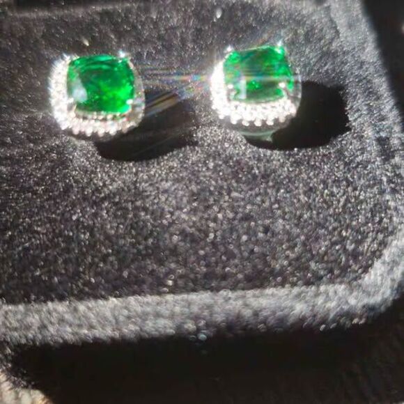 Zethech Pure Radiance Moissanite Studs - D VVS1 GRA Certified VVs1 Total 2ct Stud Moissanite Diamond Earrings